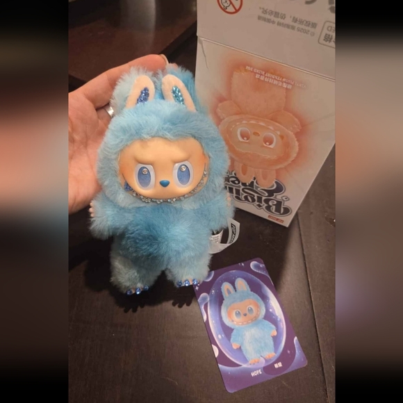 POP MART Blue "Hope" BIE Labubu‎ Collectible Swarvorski 100% Authentic - Picture 2 of 4